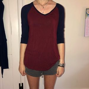 Maroon and navy American eagle jegging T